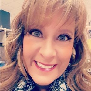 Meet your Posher, Angie